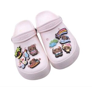 10 Hello Kitty Jibbitz